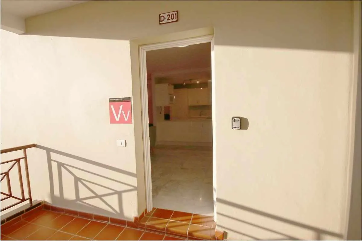 Dinastia D201 By Tenerife Rental & Sales Los Cristianos  Spagna