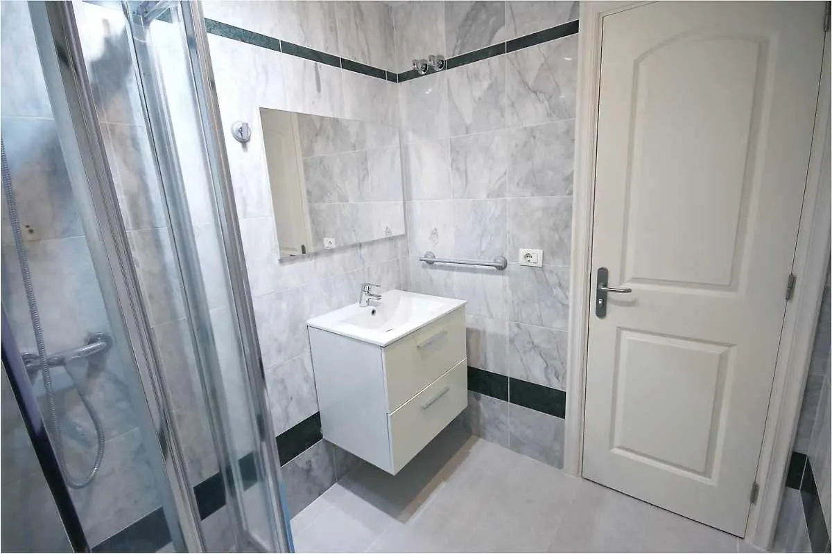 Dinastia D201 By Tenerife Rental & Sales Los Cristianos  Spagna